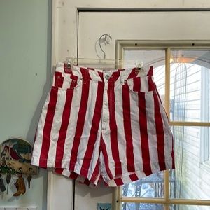 BDG Denim High-waisted Mom Short - Unrolled Striped Denim